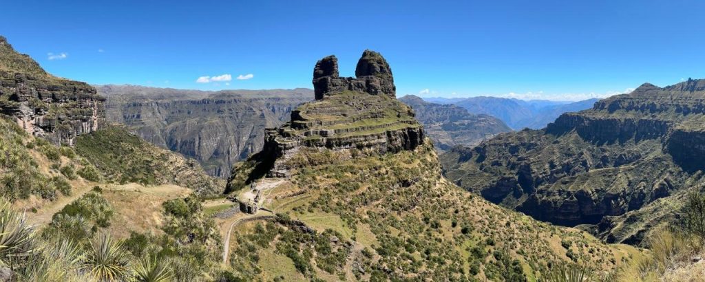 Waqrapukara fortress in the Andes, shaped like a horned crown.