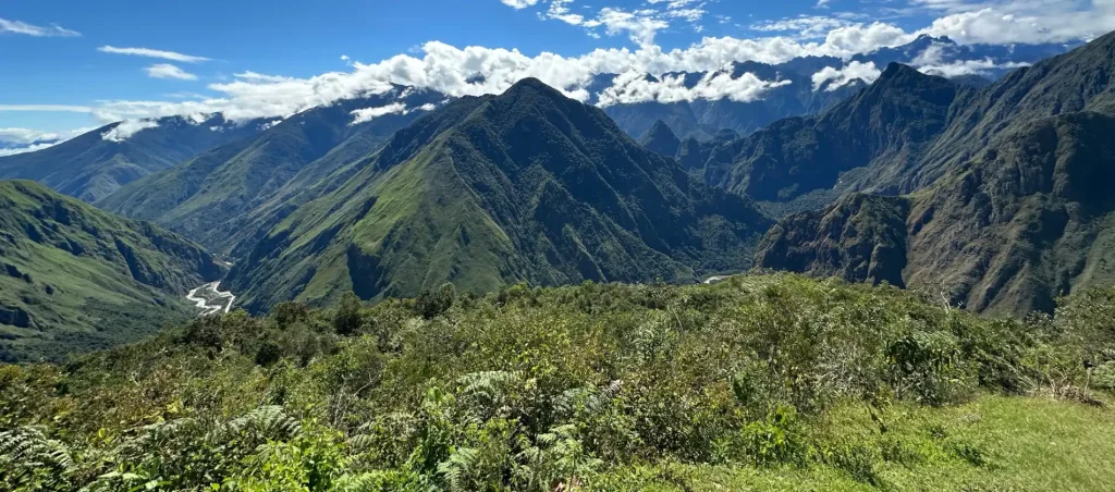 trekking tips Peru hiking in Andes mountains