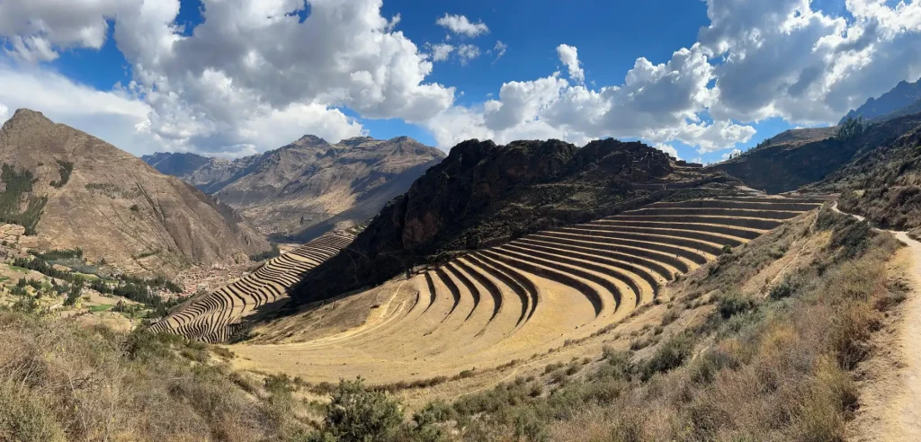 Sacred Valley tour Peru Pisac ruins terraces and Ollantaytambo fortress